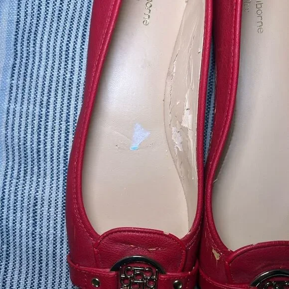 Liz Claiborne Red Leather Driver Flats Gold Logo Medallion Size 9M - Picture 3 of 6